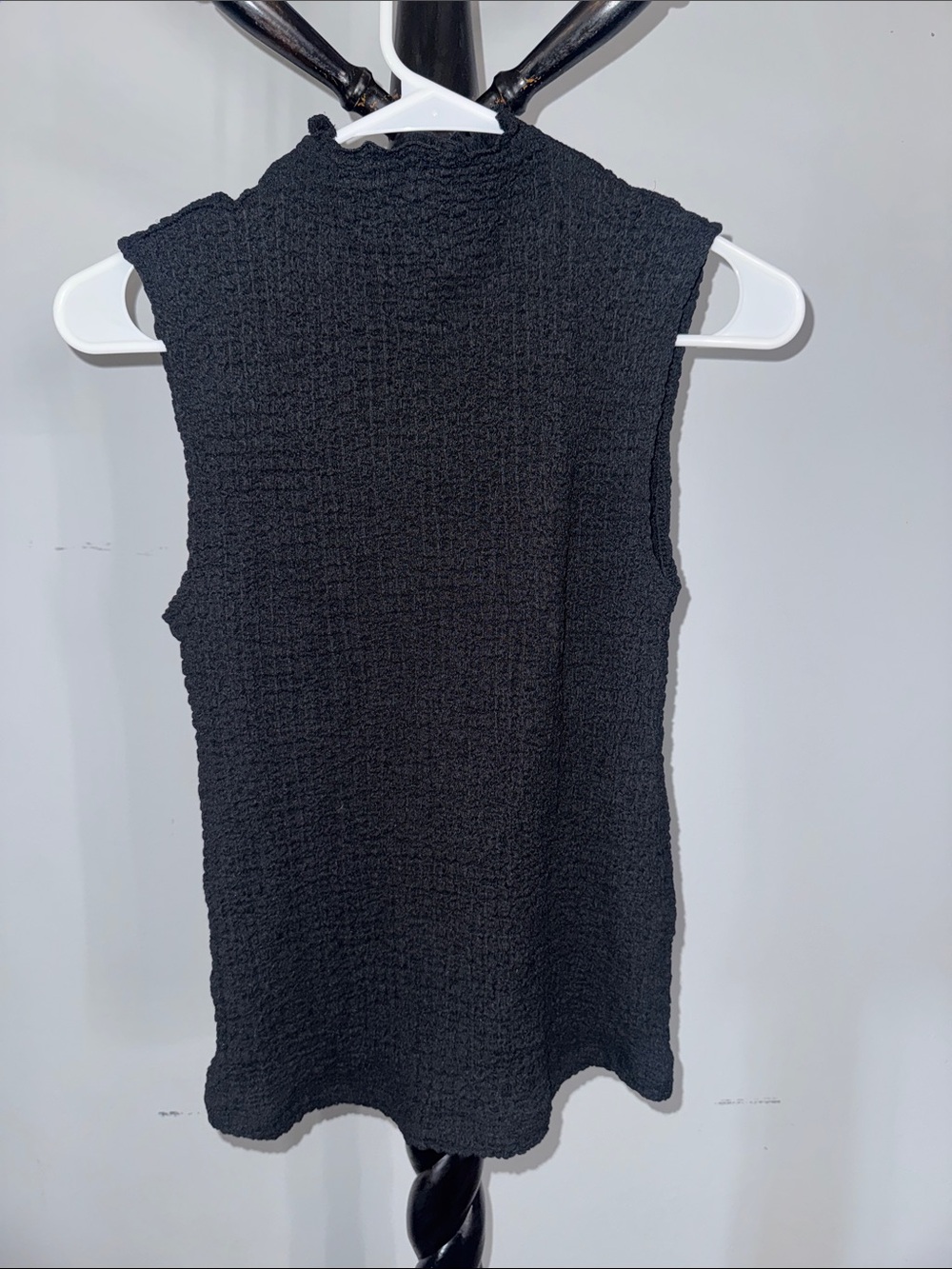 Black Mock turtleneck Sleeveless Top Like New 22.1.B1